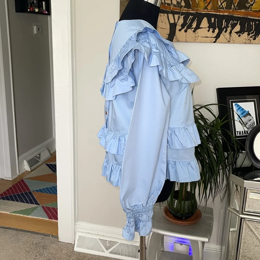 crās Ruffled Back Button Top - Picture 3 of 10